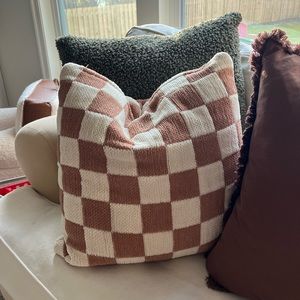 Checkered pillow cases x2